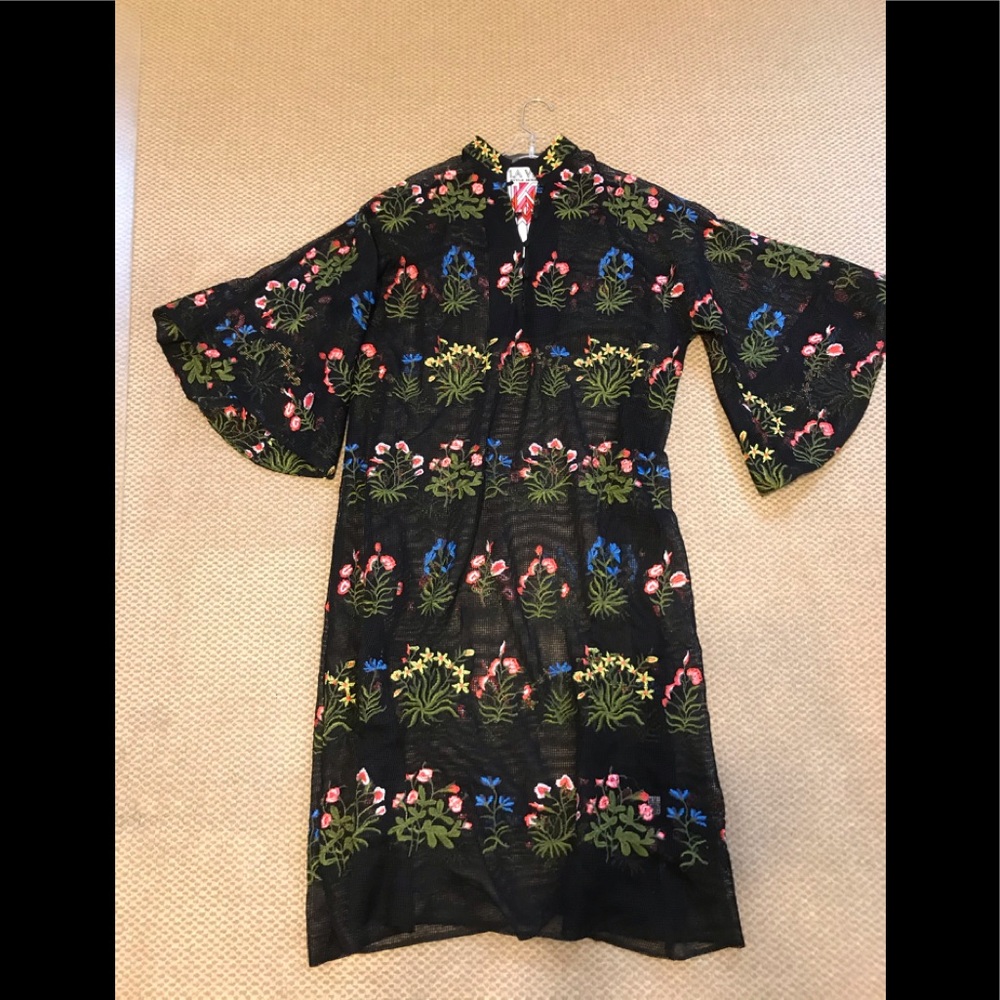 La Vie Style House black netted caftan